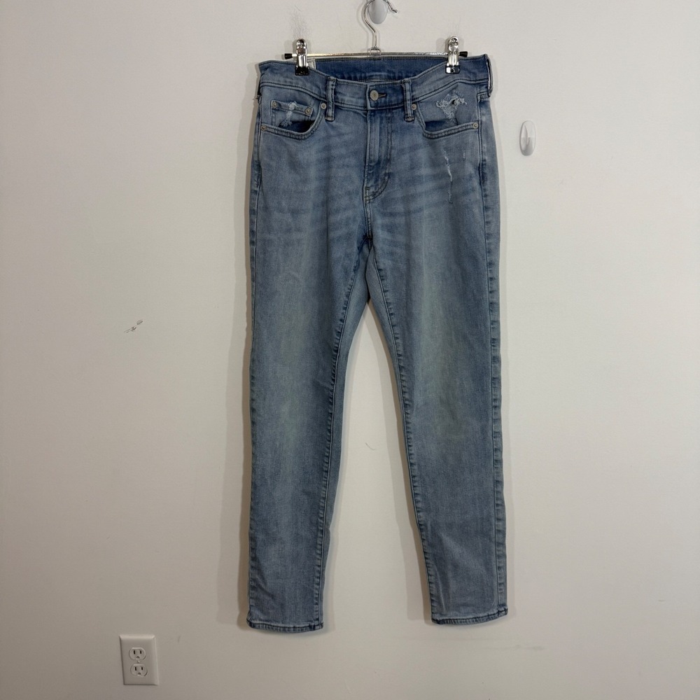 Abercrombie Fitch Mens Jeans 31x32 Light Wash Distressed Athletic Skinny Stretch